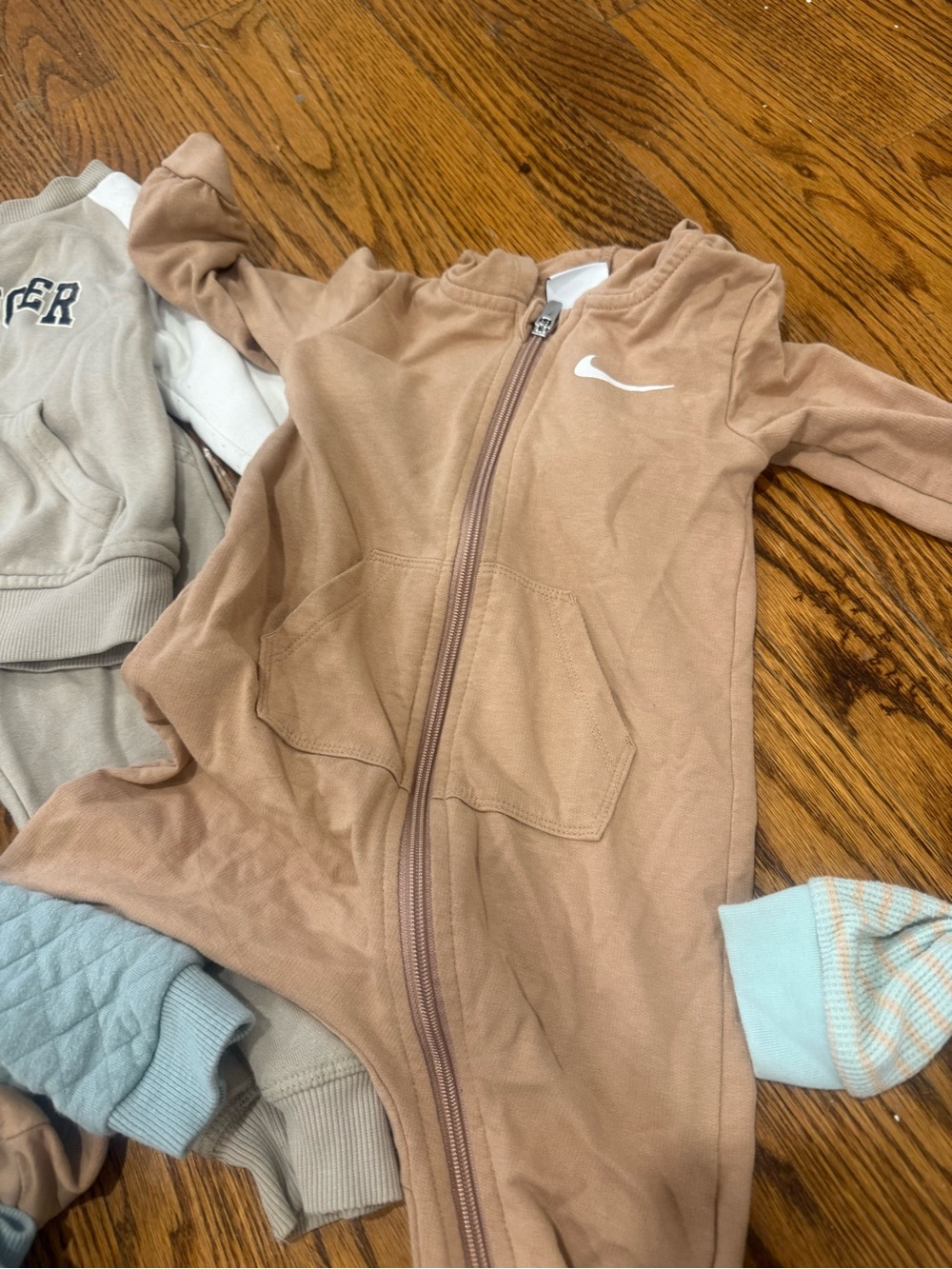 Carters - Picture 6 of 16